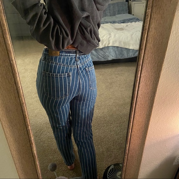 American Eagle mom jeans - Picture 3 of 5